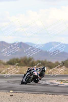 media/Nov-16-2025-Race Pace (Sun) [[8c5fa54630]]/Non Verified Riders (1st 20 Minutes)/5-Turn 15 (110pm)/